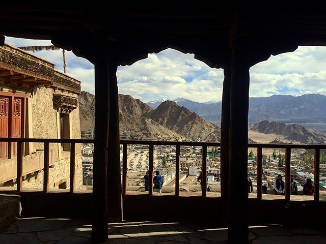 jassi1590's tweet photo. #vscofilter #vsco #vscocam #sunset #leh #ladkah #j&amp;k #monistry #travel #traveller #lehdairy #vscophoto #vscoedit #vscogoodshot  #instagram #instagood #natgeo #mountain #simomonastery #ridingseptember #india #2018 #lehpalace https://t.co/RLsGMRfycI