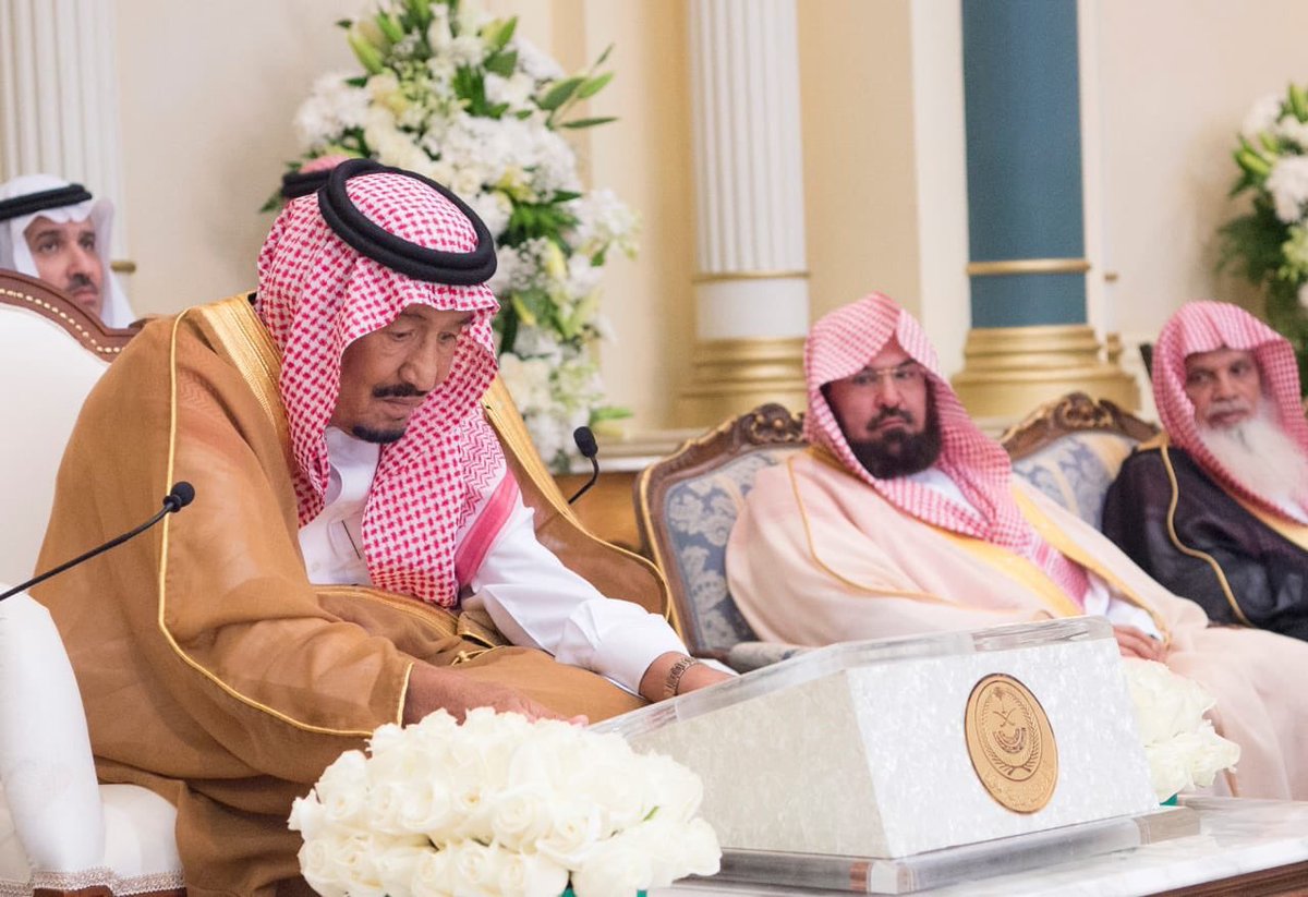 imarat_almadina's tweet photo. #صور | #خادم_الحرمين_الشريفين يشرف حفل استقبال أهالي منطقة #المدينة_المنورة ويدشن عدداً من المشروعات في المنطقة.
https://t.co/sOkNicvVU5 https://t.co/SXkFY0Q2qr