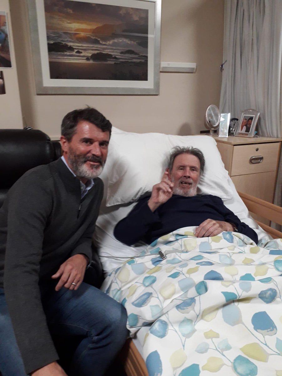 C1McD's tweet photo. Great to see Roy Keane visiting Cobh Hospital this evening. @KENNYTCORK @NeilRedFM @fiona96fmnews @deshocks @CobhEdition @sportnmanyforms @pure_cork @CobhRamblersFC @BigRedBench https://t.co/xM90mPMY63