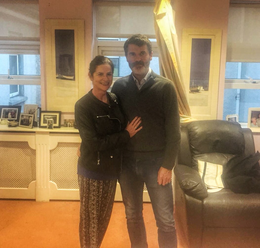C1McD's tweet photo. Great to see Roy Keane visiting Cobh Hospital this evening. @KENNYTCORK @NeilRedFM @fiona96fmnews @deshocks @CobhEdition @sportnmanyforms @pure_cork @CobhRamblersFC @BigRedBench https://t.co/xM90mPMY63