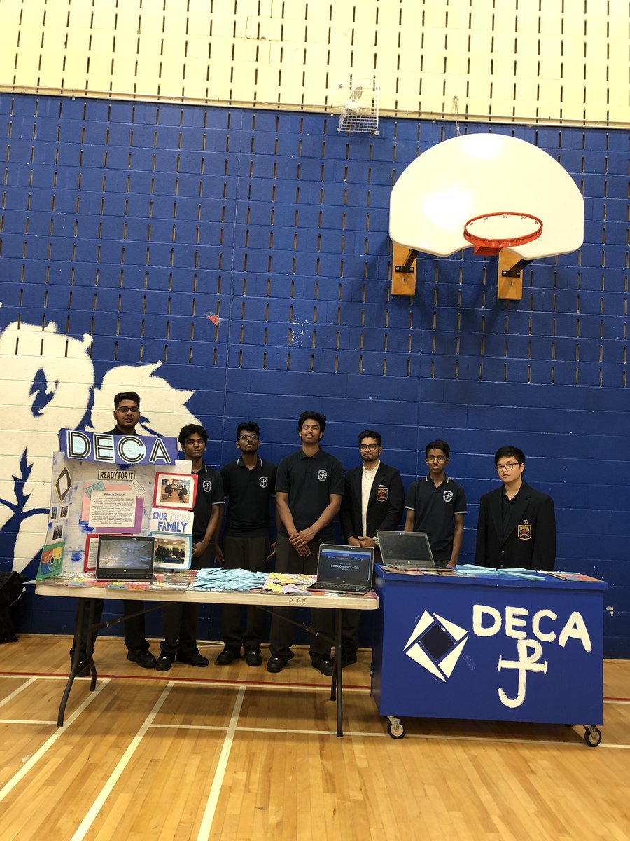 DECASJPII's tweet photo. Exuberant grade 8 open house, rep DECA 💵 #decaontario #business #panthers https://t.co/2ZSC7a53Y6