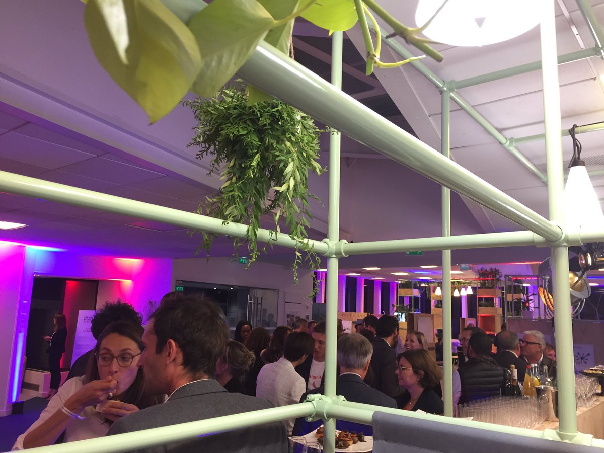 linguali's tweet photo. Fructueuses rencontres à l'inauguration du @FrEventBooster par @ViparisOfficiel et ses partenaires @LEVENEMENTAsso @UNIMEV_FR @GroupeNovelty @WeyouGroup @SocOPENevents
#LiveFEB #eventtech #EventProfs #innovation https://t.co/5KlrQ7ZXAR