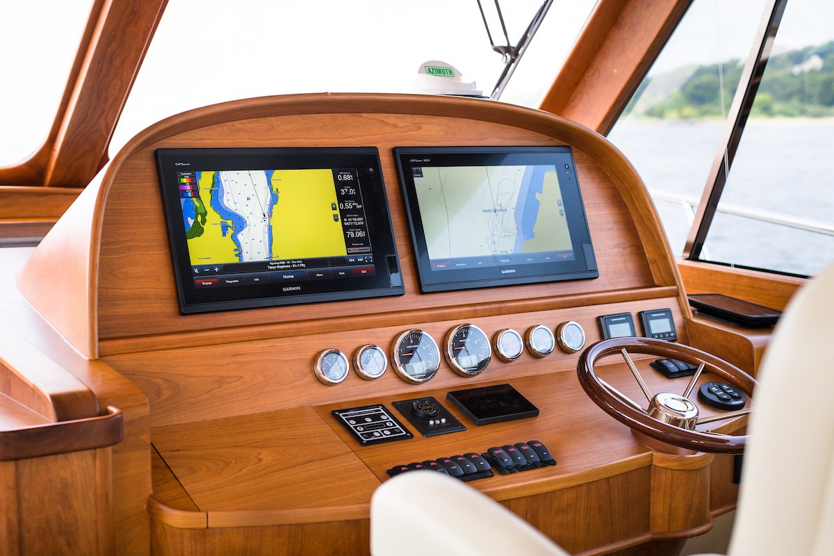 HinckleyYachts's tweet photo. "Designed for chic coastal cruising, the Talaria 48 MKII features enhanced command and control systems and an updated interior." - @RobbReport #HinckleyYachts #Talaria48 #MadeinAmerica #YachtBeautifully #Yacht #Yachting #BucketList #Goals https://t.co/Pot2LSoN2V