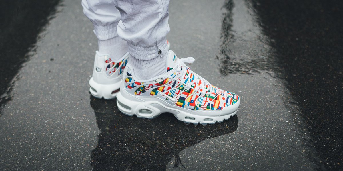 air max plus with flags