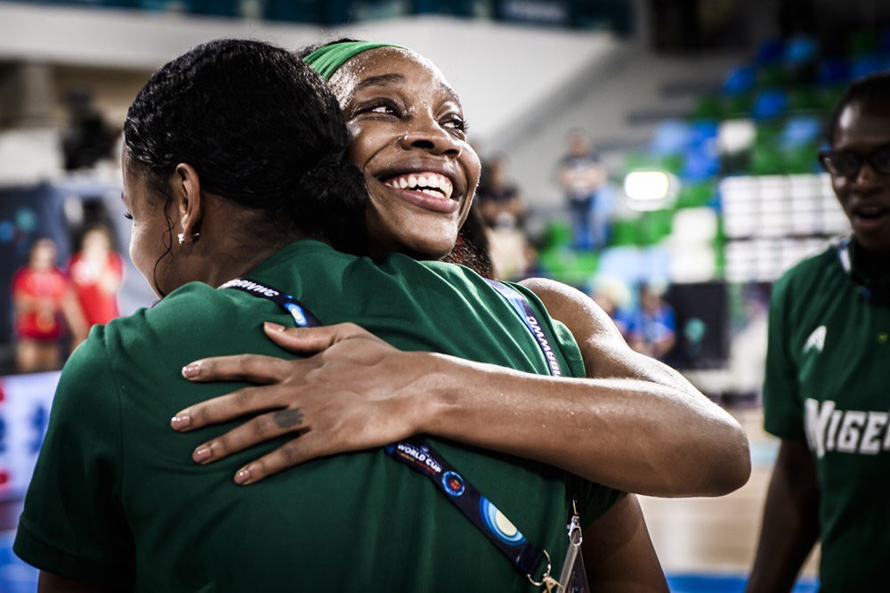 BballNaija's tweet photo. L O V E

#FIBAWWC https://t.co/AgUugcsE0O