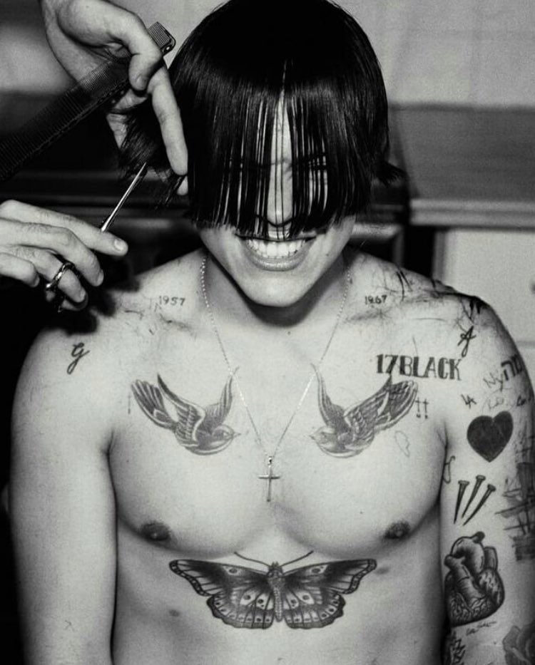 CentralLarry's tweet photo. 📲2 anos do Photoshoot da Another Man https://t.co/1dIjbS3LVJ
