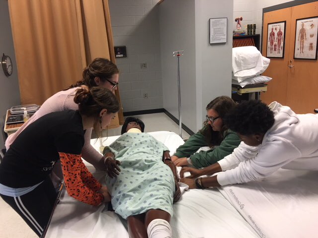stormcte's tweet photo. Heath Science 2 students learning how to transfer patients @StuartWCramerHS @GCSCTE https://t.co/19JQA4ujru