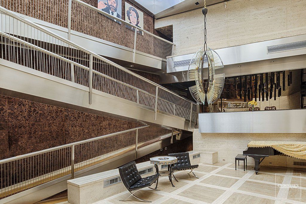 RentNYRE's tweet photo. https://t.co/DQ3j7Wmt6M

One of the first modernist townhouses in Manhattan, this iconic property is rich with history, sophistication and postmodern elegance. https://t.co/76VQGlSml5