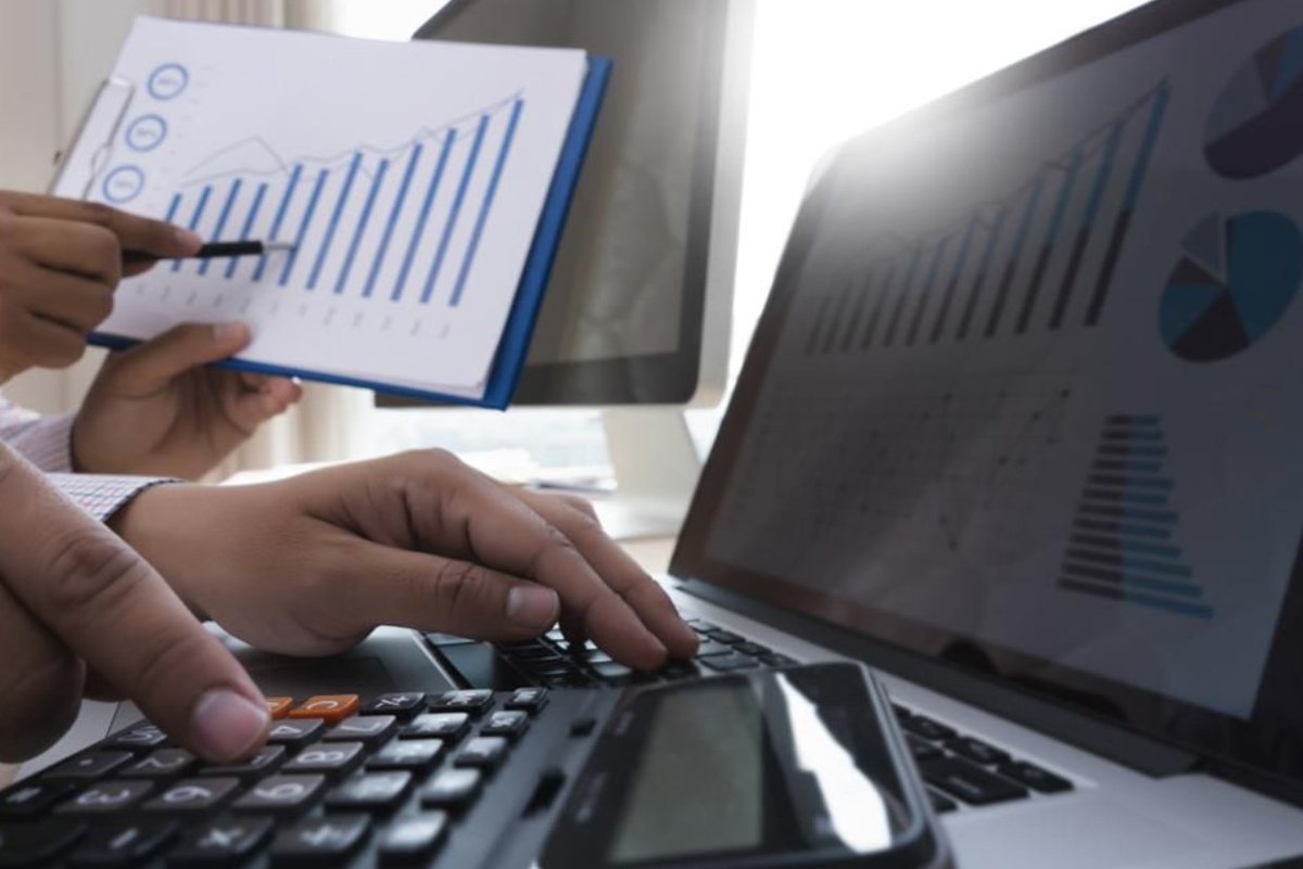 Do you know the difference between data analytics and #AI machine learning? <a href="/Forbes/">Forbes</a> has all the answers in their latest article: buff.ly/2DroLly