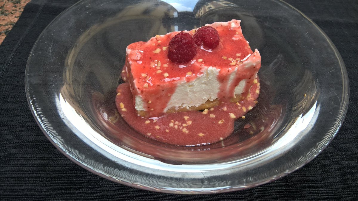 LApeRegina1's tweet image. Dite...cheeeeese! #cheesecake #dessertime #sweetime #goodfood #greatplace