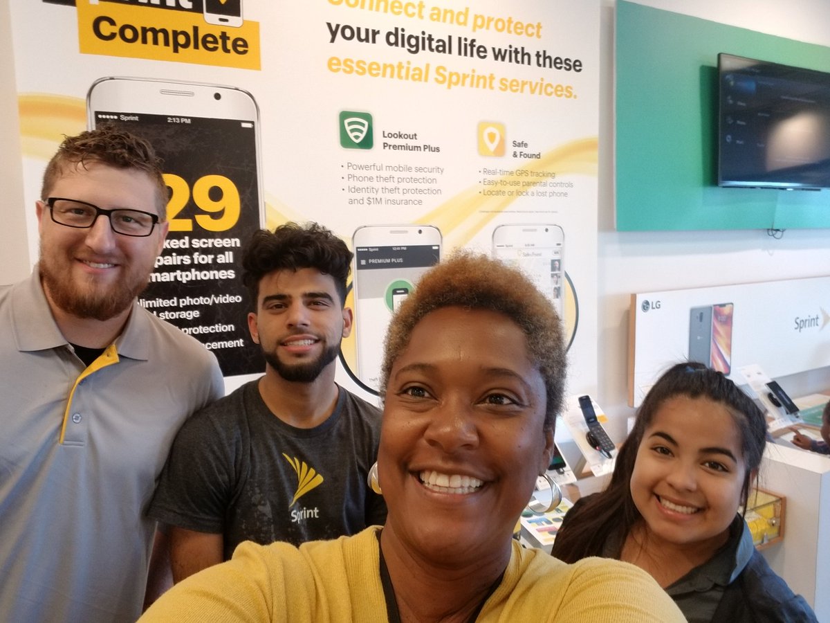 Allison_Awill's tweet photo. #MidwestComplete store 201 West Des Moines Magical Wizard leading District SPRINT COMPLETE @JRasdall_SC @DaronneG_SC @LangerSprint @jimmills22 @roberthackl https://t.co/SQlhIbMvvx
