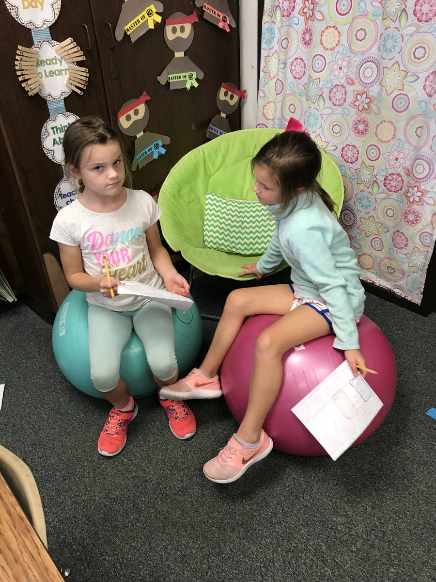 MrsMCommons's tweet photo. Hard at work with our Peanut Butter & Jelly partners! We love revising & editing each other’s work. #oneglow #onegrow #peanutbutterjelly #writersworkshop #codercats #commonsclasa https://t.co/FDH1byLi1G