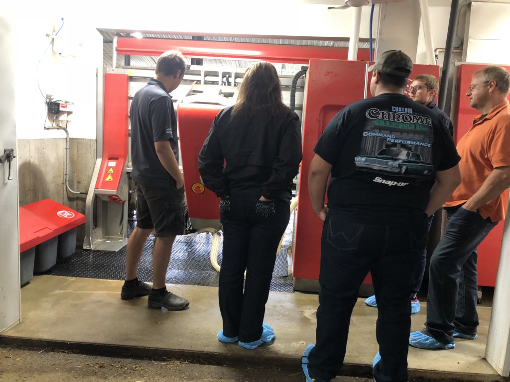 katelynmackay's tweet image. Had a great day at the @Avonbank_Ag Lely A5 tour #livelifelely