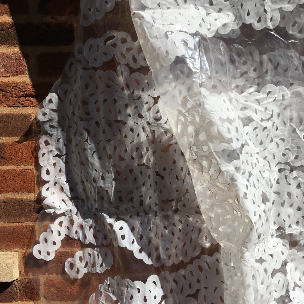 anatomyofasmile's tweet photo. #painting #polythene #endlessline #folds some recent artwork & experimentation https://t.co/YPMByWO3az