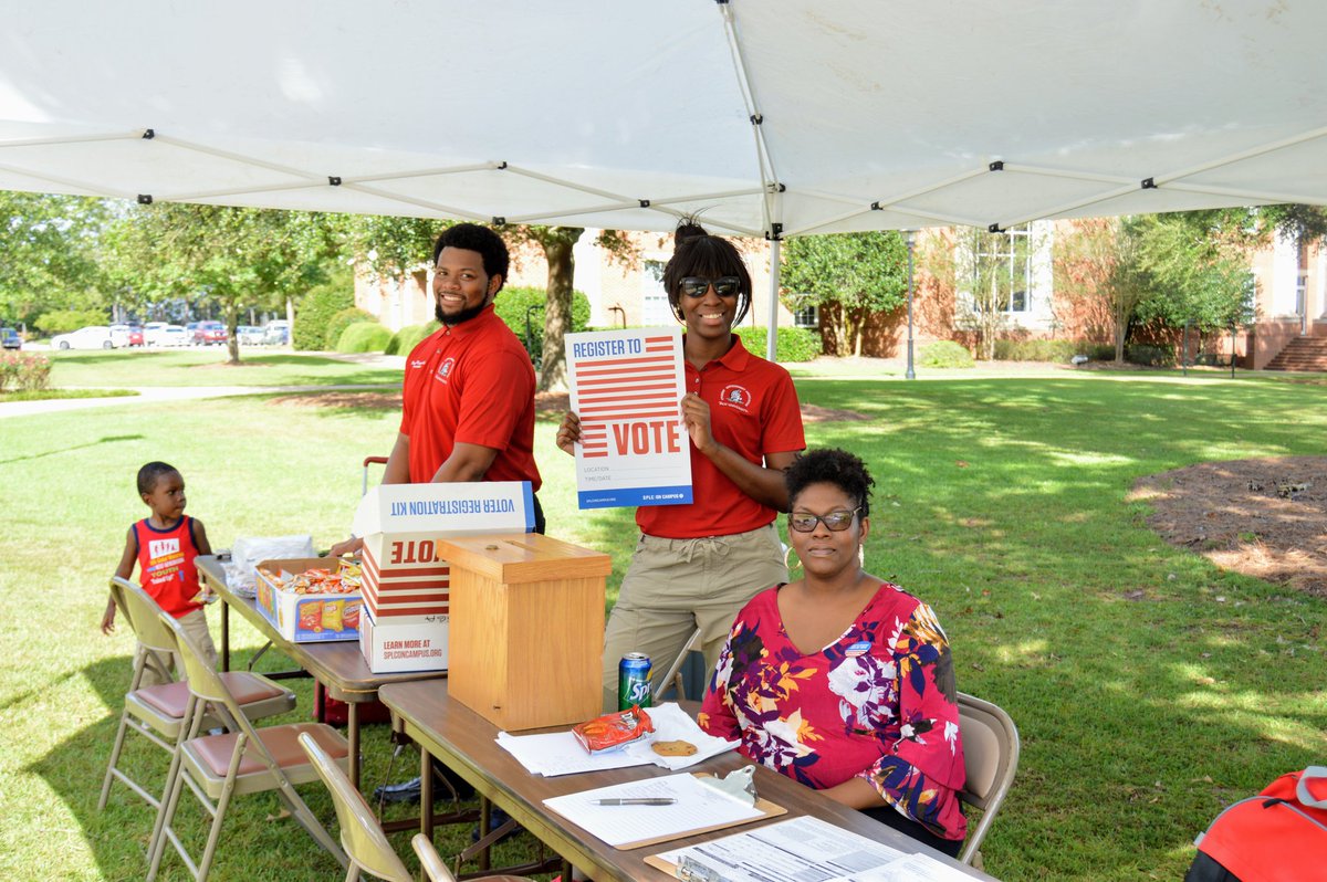 TROYUDothan's tweet photo. Dothan Campus SGA is having a Voter Registration Drive today from 9:00 am to 4:00 pm on the Quad.  
Stop by, sign up and get refreshments and snacks. https://t.co/OkYZMqhQKq