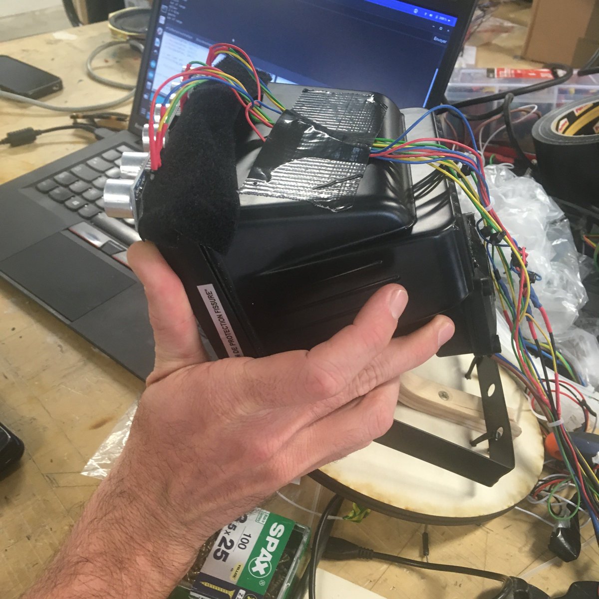 pulsar_paris's tweet photo. 💥 [Jour 1] Des mains, de la matière, de la technique au @TechShop_Ivry pour #pulsarday1 #pulsarweek !
#nosartistesontdutalent 💥 https://t.co/PheWFOpO1K