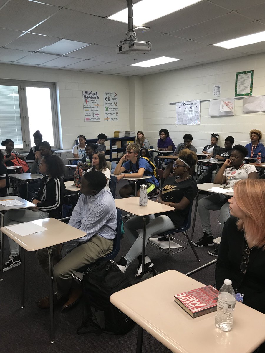 RVJournalism's tweet photo. Students speaking on LGBTQ+ Athletes and the struggles faced against them especially in “One of Us is Lying” #RVReads18 #RVReads2018 https://t.co/PkshdHOn19