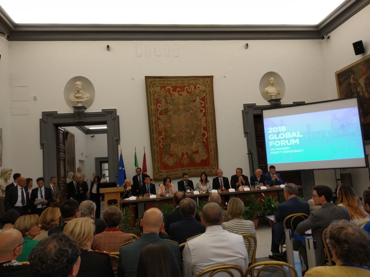 #GlobFor18 started. We are here to learn, discuss and talk about Democracy. As we try to do everyday with all our strength!