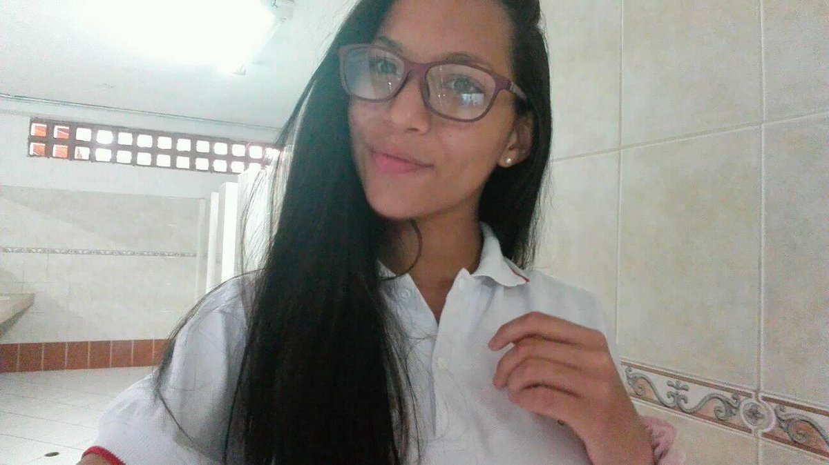 Yanyi_05's tweet photo. y mientras.. 😋😋😋 https://t.co/wftZtWyWkJ