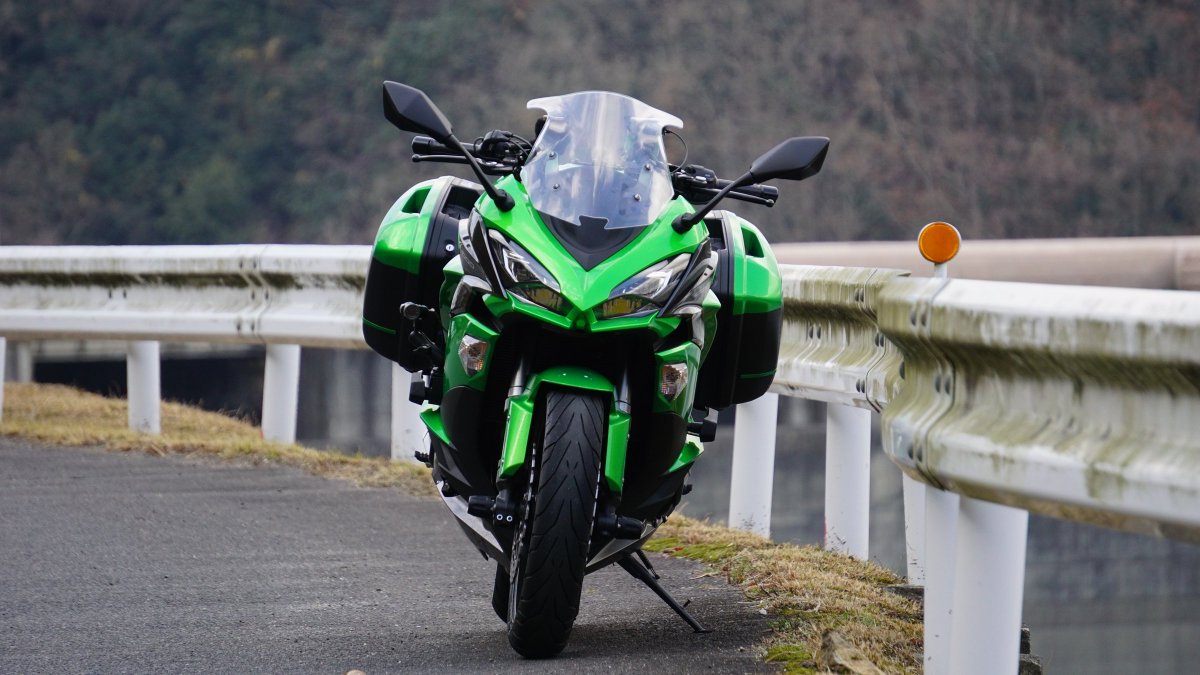 NADY_340X's tweet photo. 「愛車で自分が最高だと思う写真を1枚載せて5rtを目指せ」のタグが流行ってるけど、どっから見てもカッコいいから最高の1枚なんて選べない・・・ https://t.co/3RXkFHbh8g