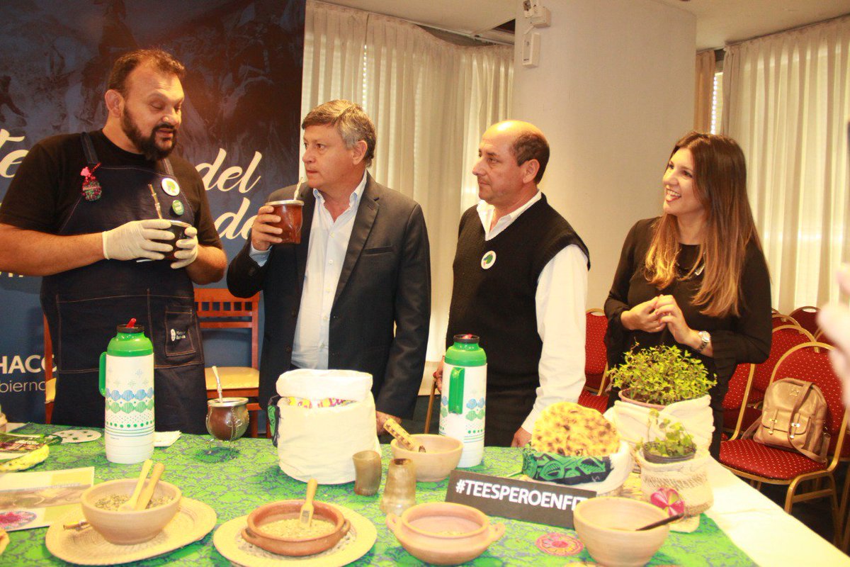 insturchaco's tweet photo. 👉 Junto a @ResisTurismo presentamos un hermoso espectáculo de #electromalambo 🕺 y la #EscuelaDelMate nos mostró cómo preparar la mejor infusión! #SaboresDelChaco 🍽️😋 nos deleitó con galletas de miel y el #alfajorchaqueño 🥯. https://t.co/hvL1dXSbOT