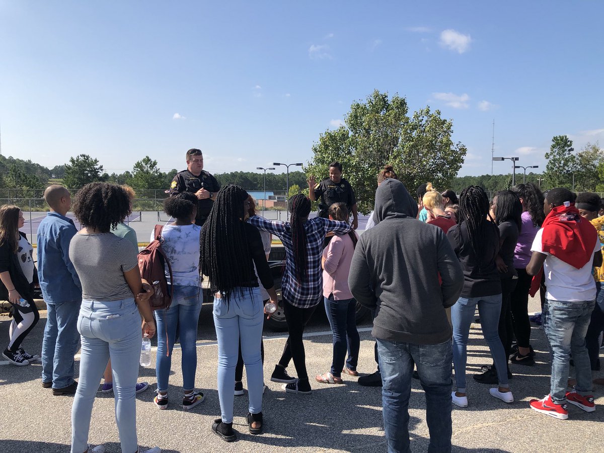 RVJournalism's tweet photo. Deputy Darnell and Deputy Bowman speaking to students about impaired driving and the dangers of it relating to the “Beginning of Everything” #RVReads18 #RVReads2018 https://t.co/A66V5mZhQ7