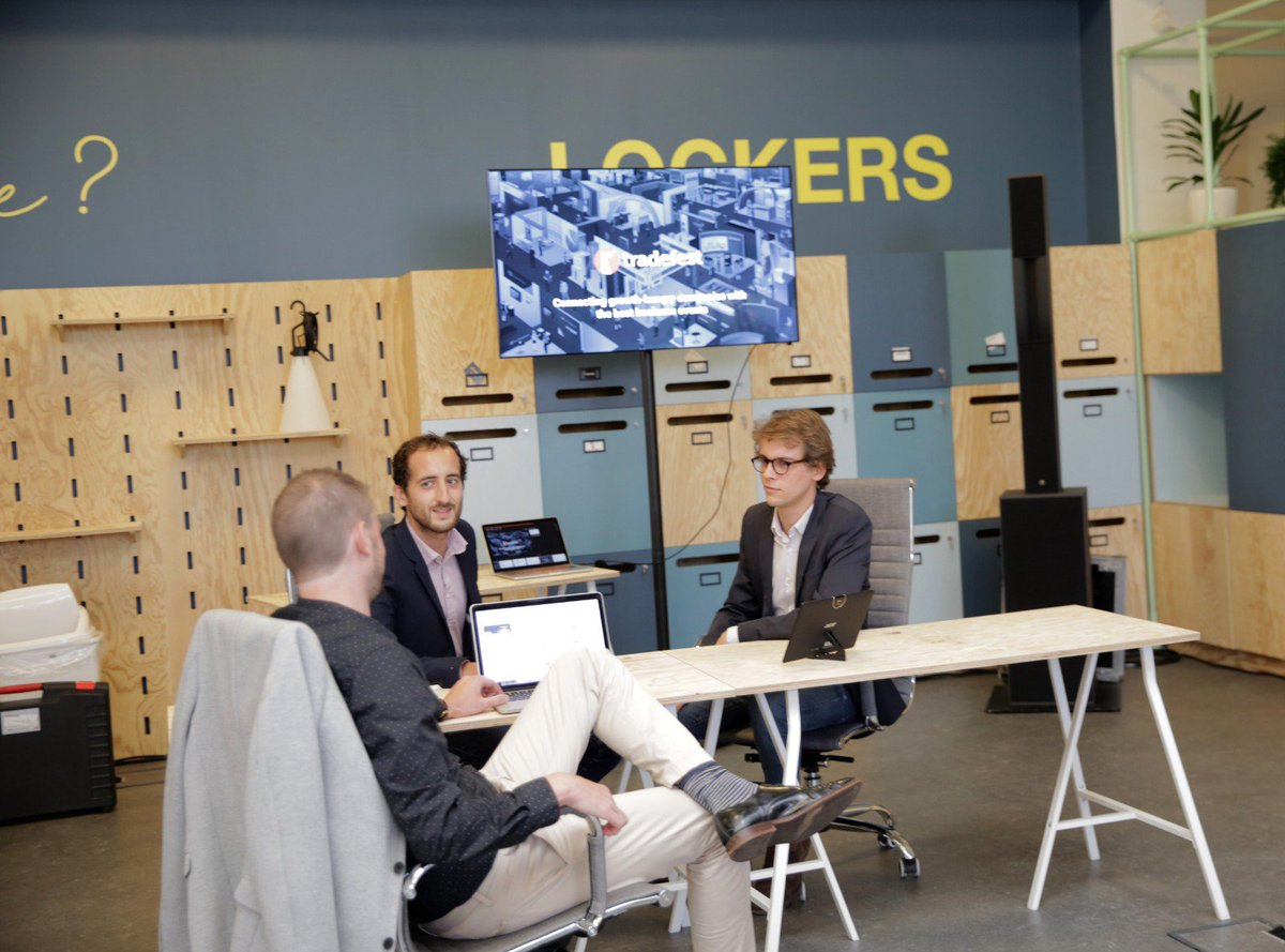 FrEventBooster's tweet photo. Derniers préparatifs avant l’inauguration officielle de #FEB, première plateforme d’innovation dédiée aux acteurs de l'#événementiel : #Startup ✔️✔️ check ! #LiveFEB https://t.co/t1xSJLenS3