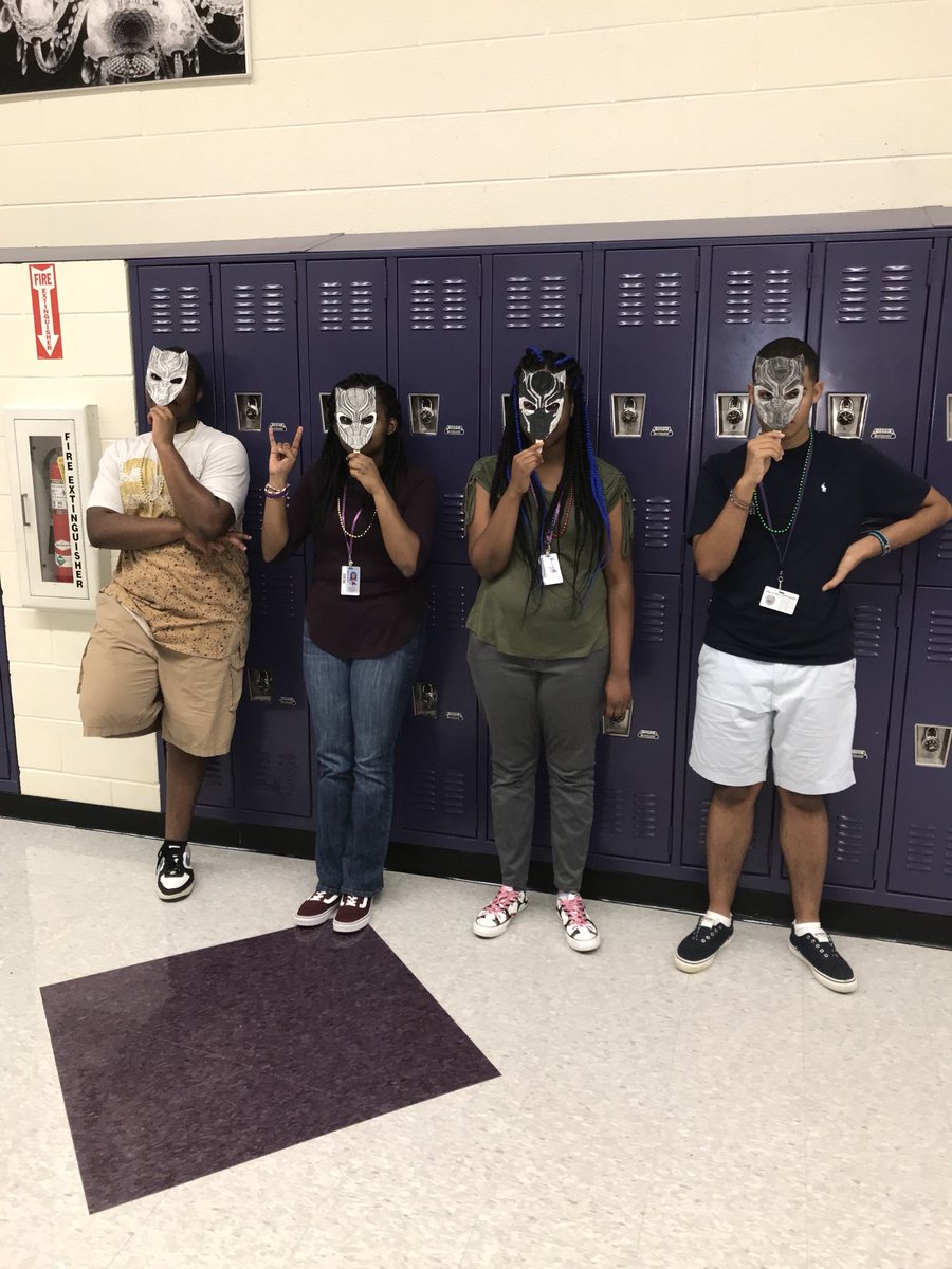 RVJournalism's tweet photo. Ms. G’s students decorating Black Panther mask for #RVReads18 #RVReads2018 https://t.co/f6Hr8bwMmx
