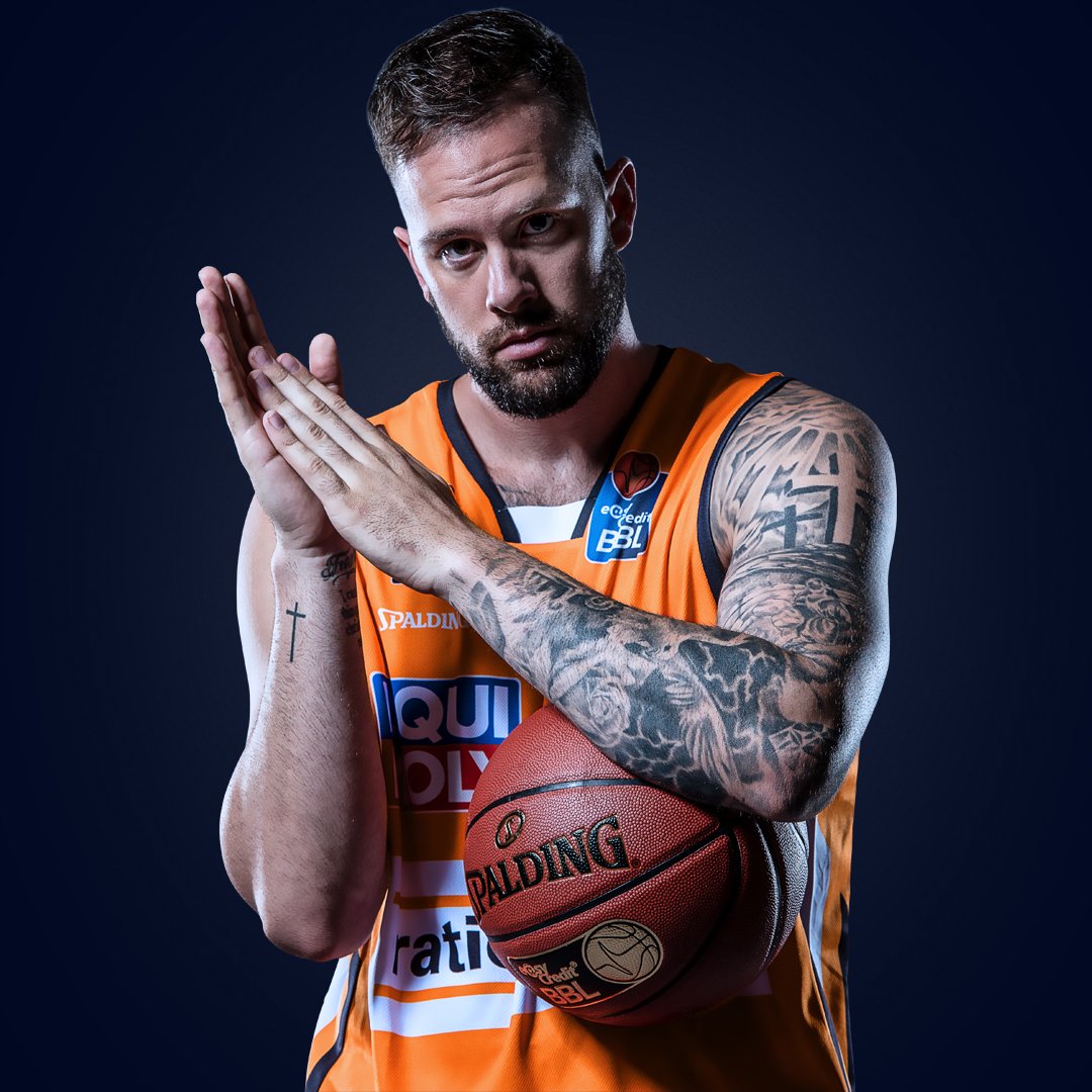 ratiopharmulm's tweet photo. Die #uuulmer sind ready für die neue Saison in der @easyCreditBBL &amp; im @EuroCup! 🔥🏀🔥 #weareone

#1 @5SWISH
#2 Patrick Miller
#3 @DwayneEvans21
#5 @2Xtremebounce https://t.co/Gx2LC2wBAa