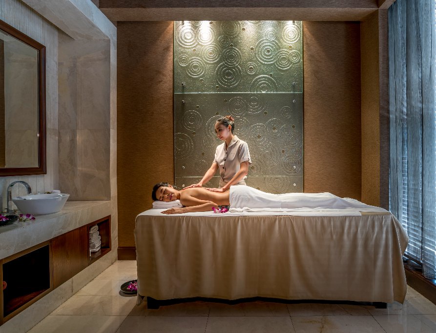 pullmanhotels's tweet photo. A massage will relieve your body of stress. #PullmanTips https://t.co/koqNMbYbmh