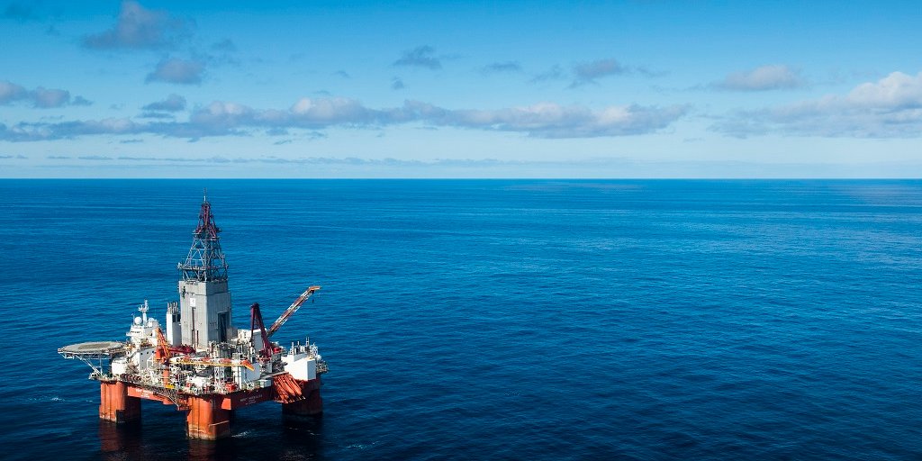 SeadrillLtd's tweet photo. Ringing the bell to celebrate the recent signings of three new contracts and two contract extensions for West Aquarius, West Hercules, West Vencedor, West Saturn and West Cressida. #Seadrill #SettingtheStandard https://t.co/skqk67LMUr