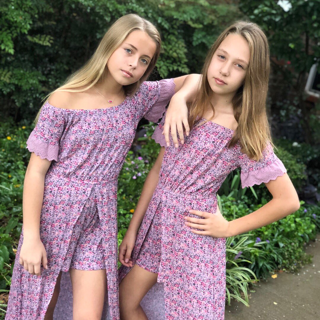 vreeves12's tweet photo. Double the cuteness with these two for #twinday #shadowridgemiddleschool #kindnessweek2018 https://t.co/XZURlvcoB7