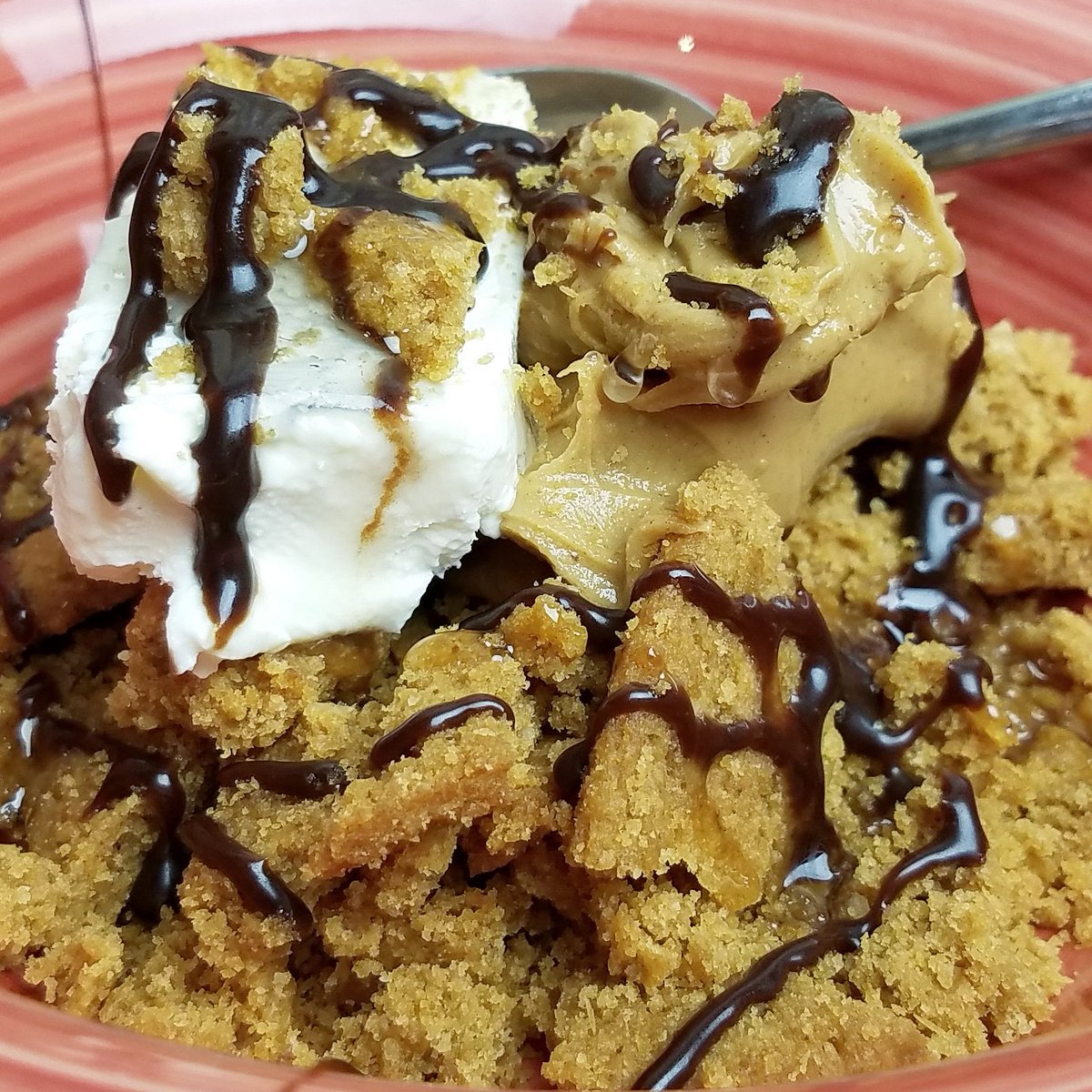 lowcarbtraveler's tweet photo. #lowcarb Because it tastes like peanut butter pie: crumbled @EatFatSnax peanut butter #keto cookies, cream cheese &amp; peanut butter, drizzled with @CHOCZERO #sugarfree syrup. ❤ 

https://t.co/ewCQl7Lcxs

https://t.co/32mPXsaS1S 
Coupon code: TravelingLowCarb https://t.co/61ohHML3RK