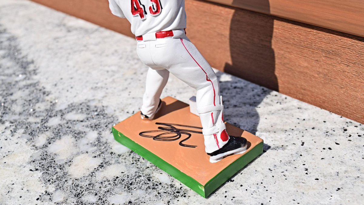 Reds tweet picture