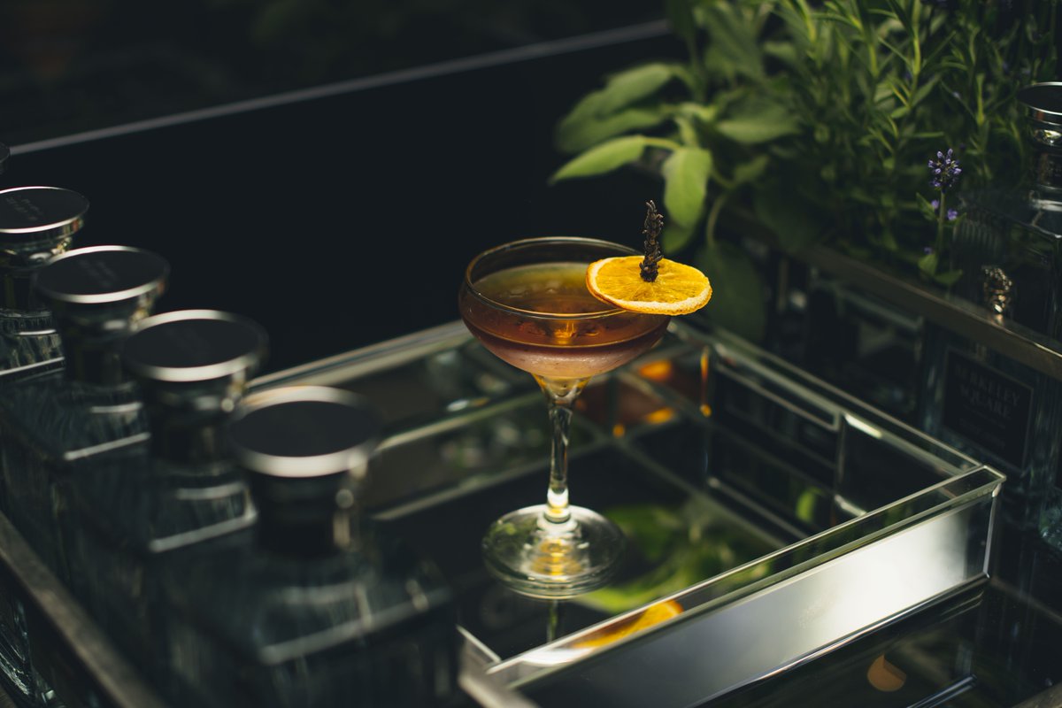 BSQGin's tweet photo. COCKTAIL #4: The Berkeley Square Gin XXXX

#Negroni #ItalianCocktail #GinCocktail #GinOclock #BErkeleySquare #MayfairBar #PopUp #Ginstagram #IconicCocktail #Bartender #Memberscub https://t.co/ORejrtcbGW