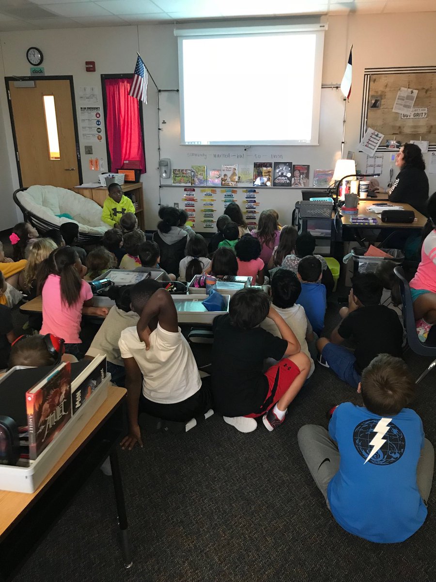 CharlesmMary's tweet photo. ⁦@ElliottLearners⁩  Learning about digital breakouts from Mrs. Fromhold https://t.co/n9mvItQvUE