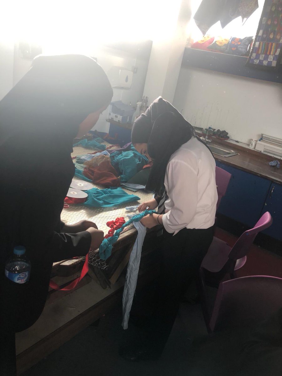 SmallHeathLA's tweet photo. We are getting creative in D.T, Textiles and Art. We have lots of take home items for our families to remember their time at Small Heath Leadership Academy today #shlaopenevening2018 #wearestar #creative #teamart #teamtextiles #teamdt https://t.co/NRjmw5HqjI