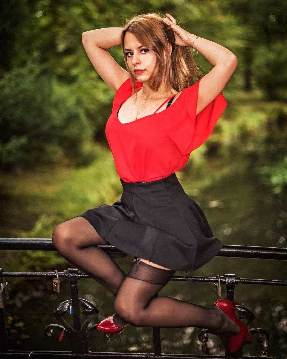 #legs. #feet. #bloggers. #nylons. #fashion. #stockings. #selfie. #amateurs....