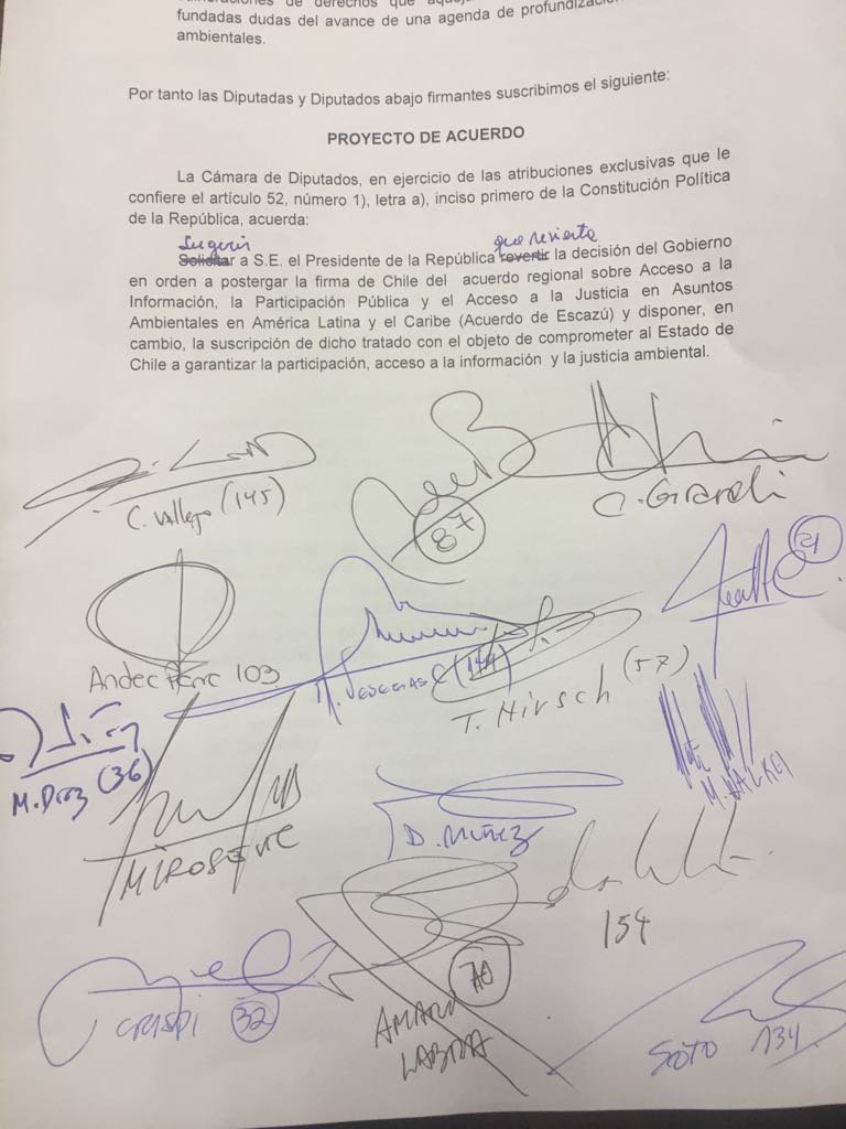 DiputadsPC_indp's tweet photo. Bancada PC-Progresistas ingresa Proyecto de Acuerdo para exigirle a presidente Piñera que revierta decisión de postergar firma de #AcuerdoDeEscazú. Será votado mañana jueves por la Sala de la @CamaraDiputados. Chile se debe comprometer en garantizar justicia ambiental https://t.co/snsYxVq0gL