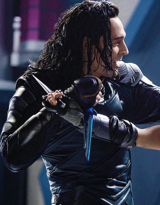 bestoftwh's tweet photo. Loki Laufeyson &amp;  Valkyrie. https://t.co/8pS399QqiC