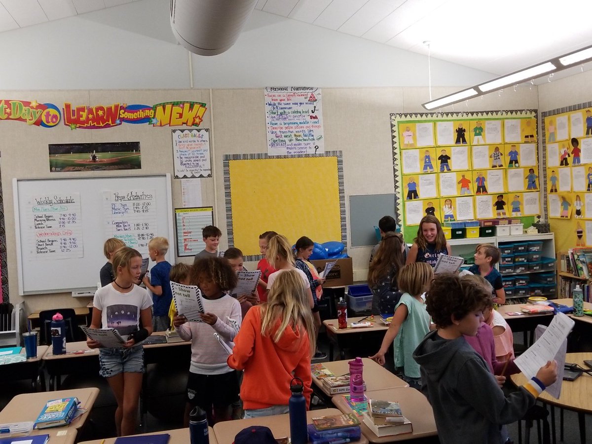 MsFailRoom30's tweet photo. House party! Reading our "show don't tell" narrative sentences. #MDUSD #MDEEagles https://t.co/f2KmQkwkBO