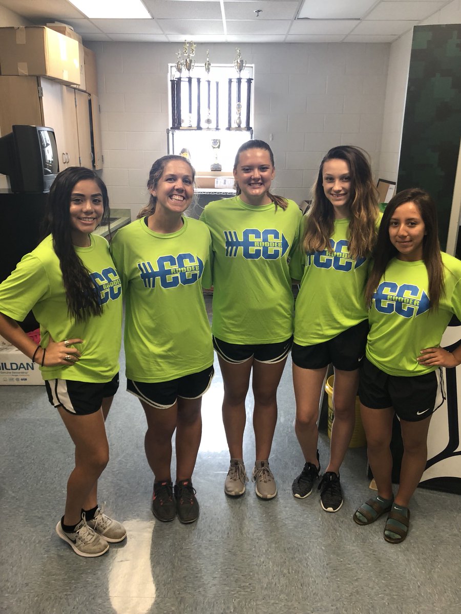 ccrudder's tweet photo. Cross country cuties 😊 https://t.co/VLHLoQLpvq
