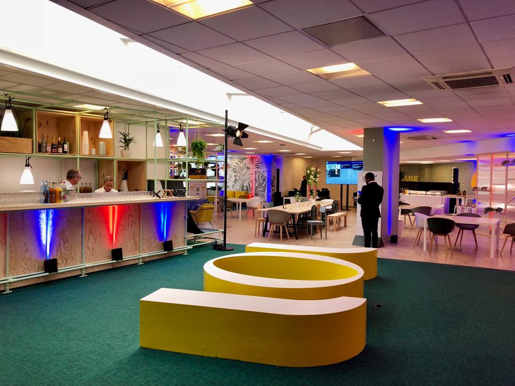 FrEventBooster's tweet photo. Grande inauguration et premières images ce soir du nouveau lieu de l’émulation créative et de la collaboration enthousiaste des pros de la filière #événementiel.
Bienvenue au French Event Booster ! #LiveFEB #FEB https://t.co/IBPRlsBd2p