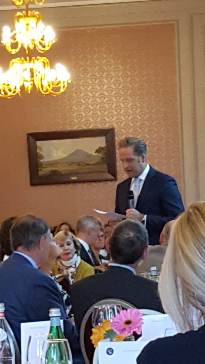 Mooie start van landelijke brede coalitie tegen #eenzaamheid. Samen met gemeenten, musea, ondernemers, ouderenorganisaties en vele anderen gaat JSO hierin aan de slag. Op alle niveaus aanpakken tot in de haarvaten vd samenleving #jsoadvies