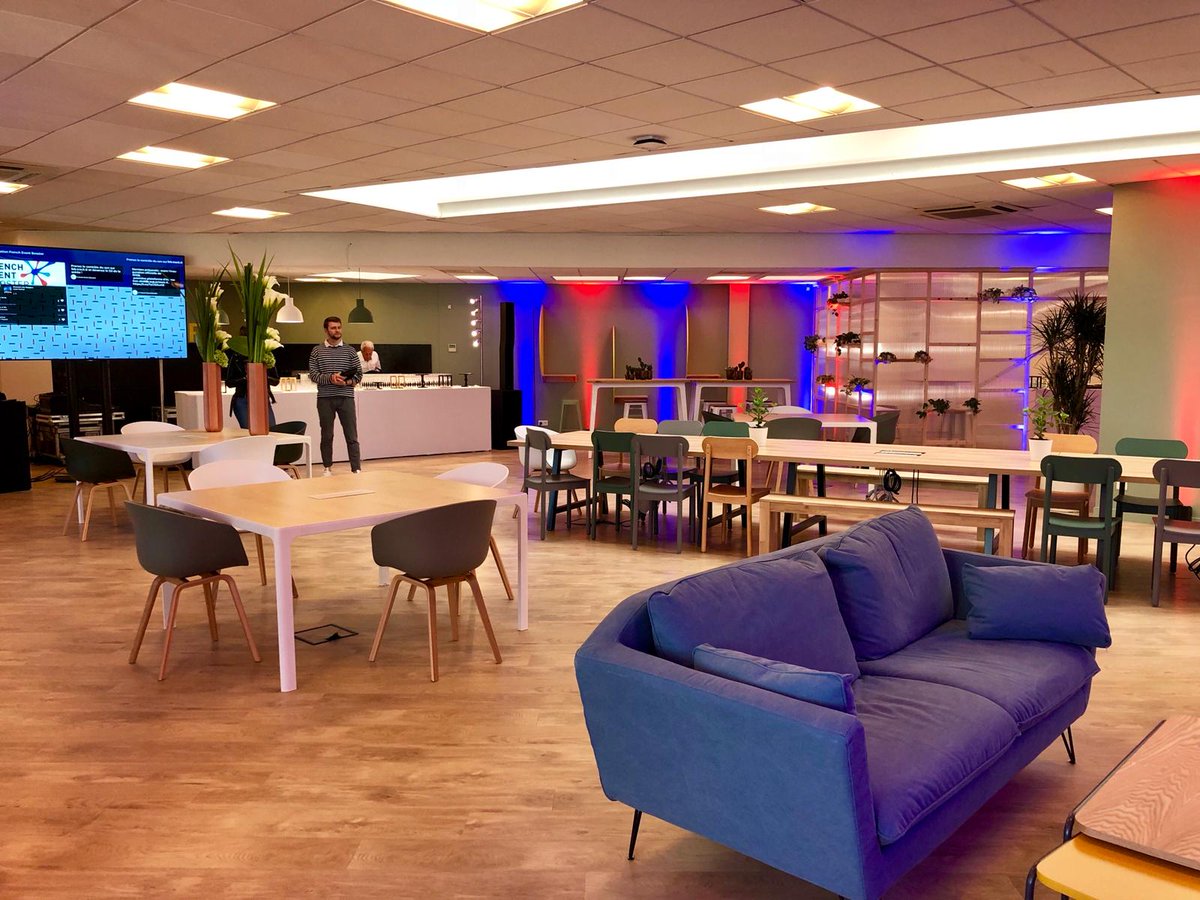 FrEventBooster's tweet photo. Grande inauguration et premières images ce soir du nouveau lieu de l’émulation créative et de la collaboration enthousiaste des pros de la filière #événementiel.
Bienvenue au French Event Booster ! #LiveFEB #FEB https://t.co/IBPRlsBd2p