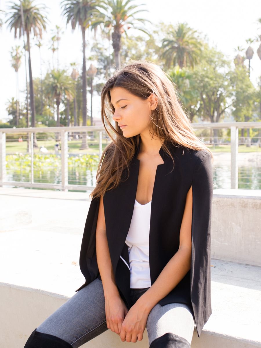 1AlexanderDavid's tweet photo. Not all heroes wear capes, but we do! 😉
.
.
.
#losangelesfashion #labrand #lastyle #fashionista #outfitinspo #outfitinspiration #womenswear #stylepost #lotd #fashiongram #fashiontips #chicstyle #fashionlove #iloveshopping #alexanderdavid #timetoshop #blazer #cape https://t.co/frkc71U4aZ