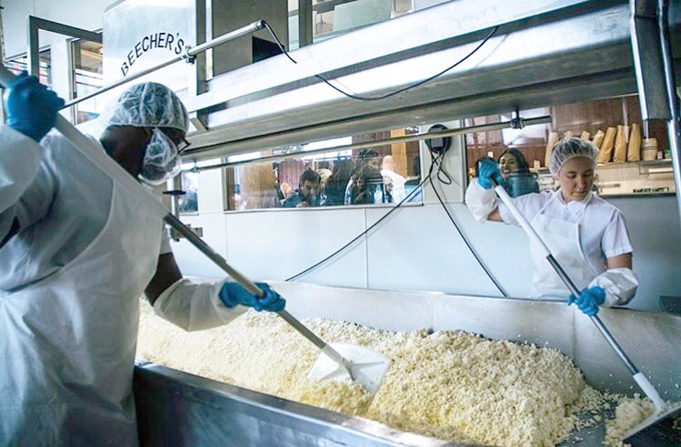 _seattlemade's tweet photo. This year’s #SeattleMadeWeek we are proud to host a series of youth tours focused on the exciting world of urban manufacturing! Youth will see firsthand the rewarding and meaningful career pathways created by passionate local makers and producers✨ Link: https://t.co/hEr9EpDwq2 https://t.co/JIUUZ3TmRB