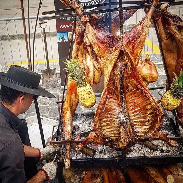 JezikaSassicaia's tweet photo. For the meat-eaters among you, traditional Chilean parilla. .
.
.
.
.
.
.
.
.
.
.
.
.
#meat #dead #deadanimal #asado #bbq #food #carne #comida #dieciocho #fiestaspatrias #chile #santiago #sassin2018 #citylife #urban #travel #expatlife #seetheworld #meato… https://t.co/owkJuO6YVg https://t.co/pU8ZIganIx