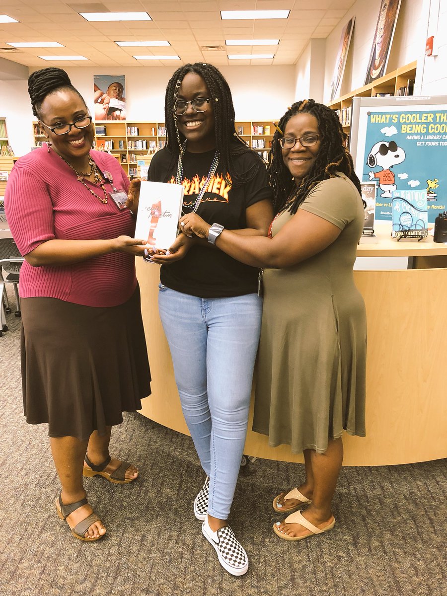 RVJournalism's tweet photo. Principal Dr. Mack-Foxworth and Assistant Principal Melissa Myers join the summer reading activities and pause for a quick photo op with an RV student. #RVReads2018 https://t.co/xxvSXRbg8M
