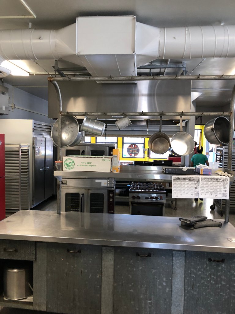 soustemp's tweet photo. We couldn't be happier in announcing our partnership with Burbank Unified School District. Parents and students can have peace of mind knowing that their school serves up the freshest of food! Sous Temp setup at BHS @Burbankbulldog @myBurbankNEWS #Burbank #LoRA #LoRaWAN #SousTemp https://t.co/C2FUQxOkER